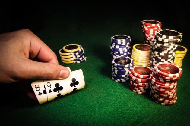 Diem qua nhung kieu nguoi choi thuong gap trong game bai Poker - Hinh 2