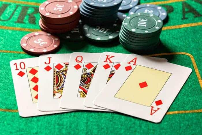 Hướng dẫn cách kiếm tiền nhanh nhất với game bài Blackjack - Hình 1