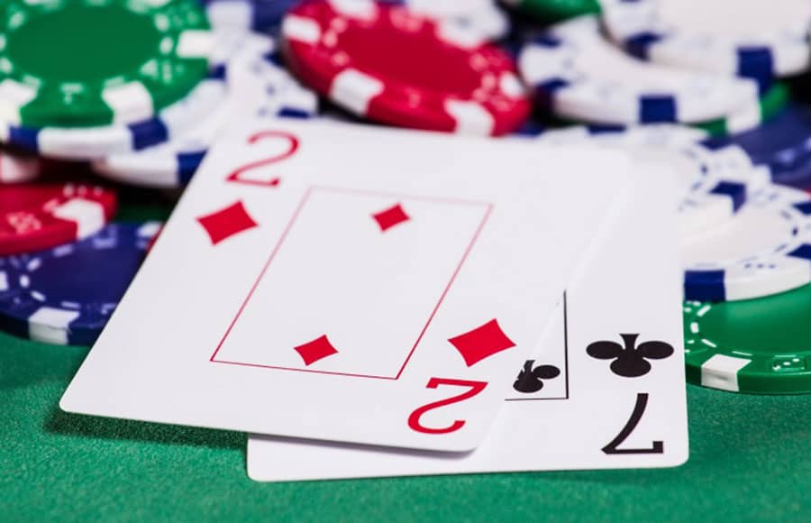 Cách sắp xếp vốn chơi Poker online hợp lý