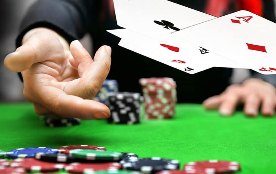 Điểm danh những thần bài chơi Poker đỉnh nhất thời đại