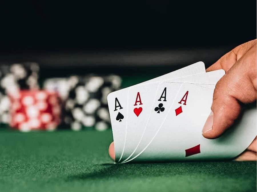 San sẻ kinh phương pháp chiến bài Poker hay nhất cho bài thủ