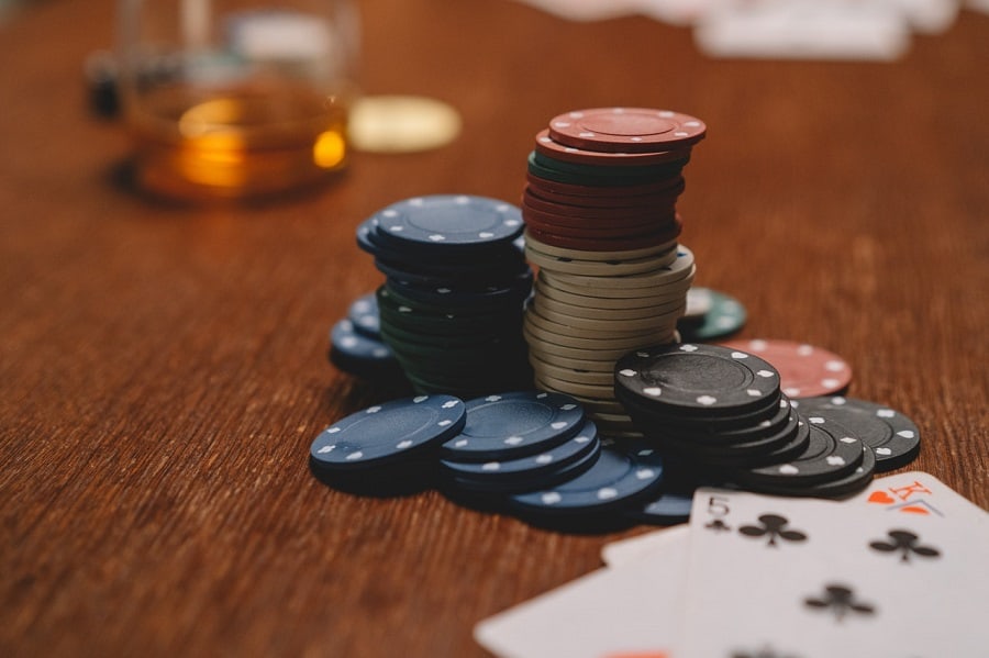 Cách phát hiện và tránh bị lừa đảo khi chơi Poker online