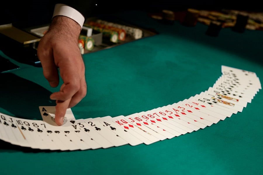 Chiến lược chơi bài Poker cần có để việc thắng tiền đối thủ trở nên dễ hơn