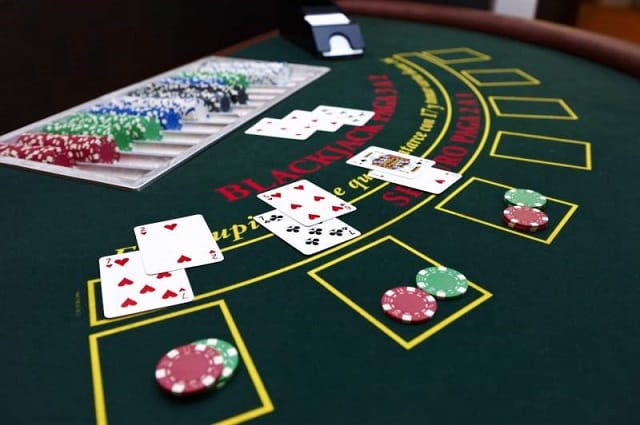 Game bài Blackjack và hình thức chơi trực tuyến cực kỳ hấp dẫn
