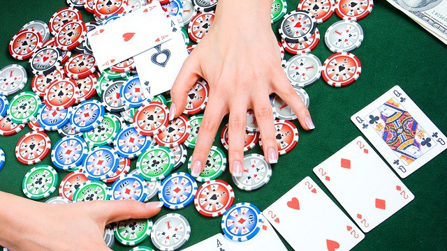 Nếu gặp chuỗi thua khi chơi Poker bạn nên làm gì