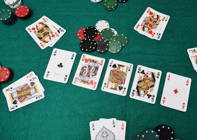Mẹo đánh bài Poker bạn không nên bỏ qua nếu muốn thắng đối thủ